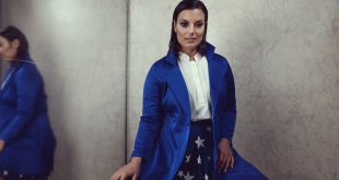 AYE שמלת מעיל 750 ש"ח חולצה 325 ש"ח חצאית 375 ש"ח צלם: ערן לוי