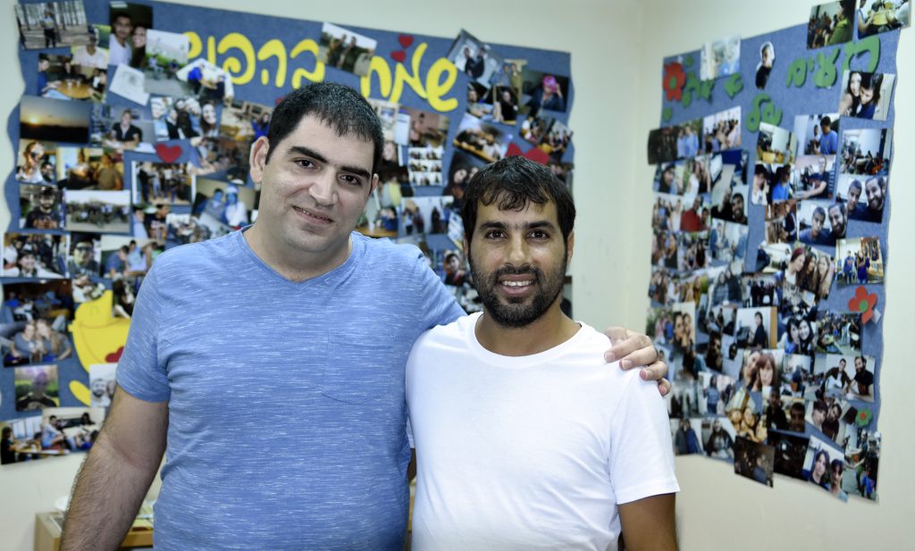 המבוגר האחראי. פרץ ומיכאלוב