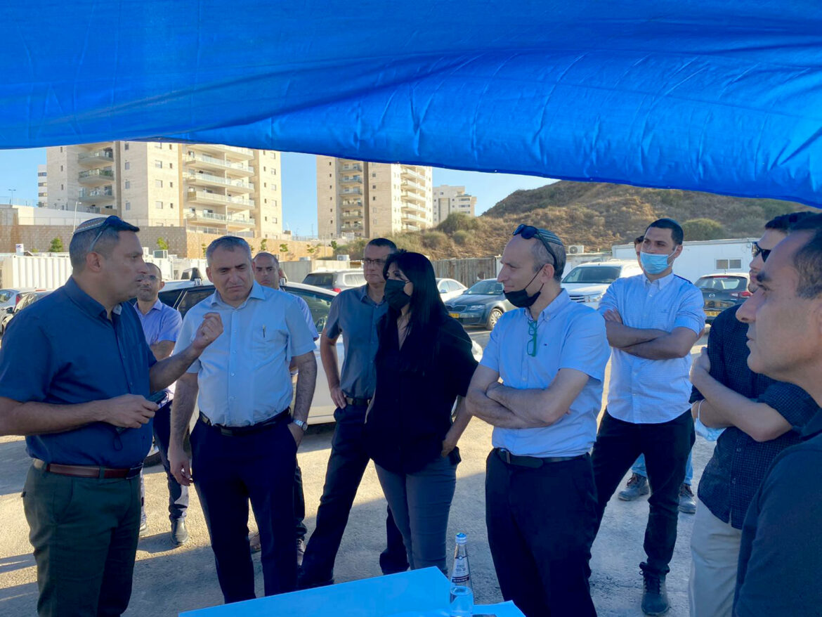 השר אלקין בביקור בשדרות. צילום: דובר עיריית שדרות