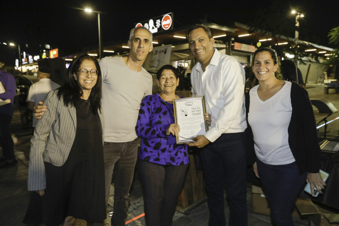 סיפורה של חנות : צילום: יהודה פרץ