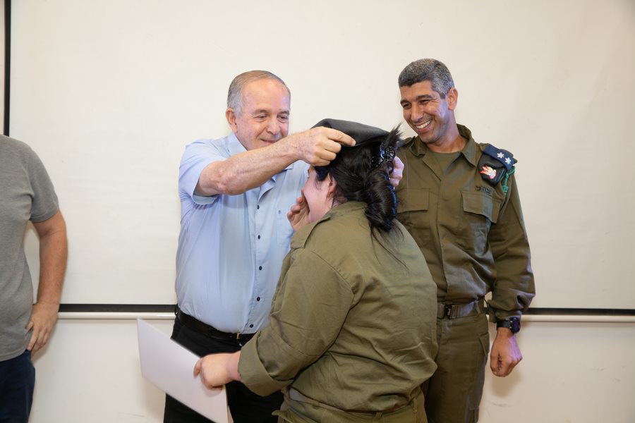 תמונה גדולים במדים. קרדיט דיאגו מיטלברג.