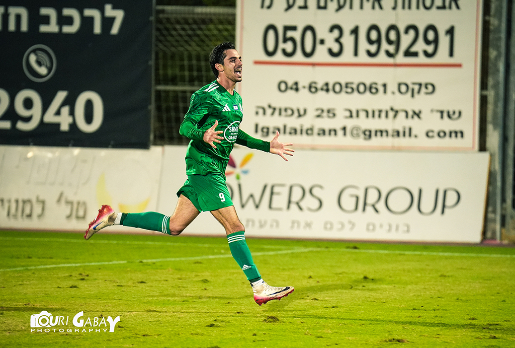 דניאל איבגי כובש שער הניצחון. צילום: אורי גבאי